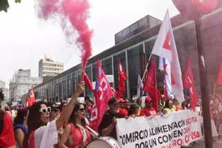 Seguimiento "masivo" de la nueva jornada de huelga en el comercio de la alimentación en la provincia de A Coruña