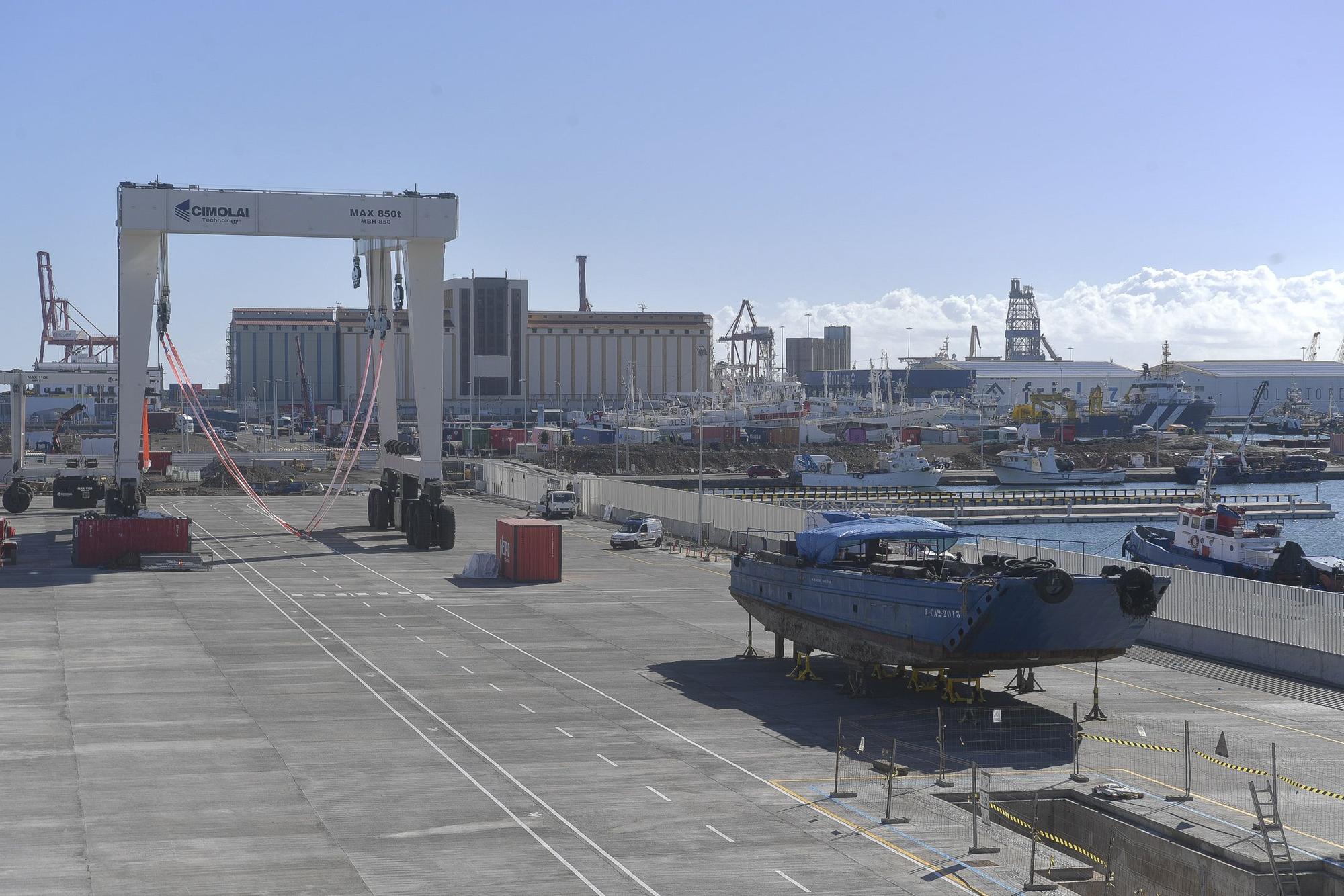 Embarcaciones en el nuevo taller de megayates