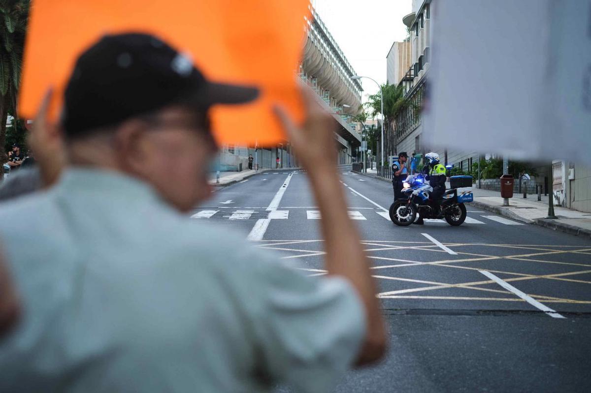 Movilización de los vecinos de San Sebastián contra el cambio de nombre de la avenida