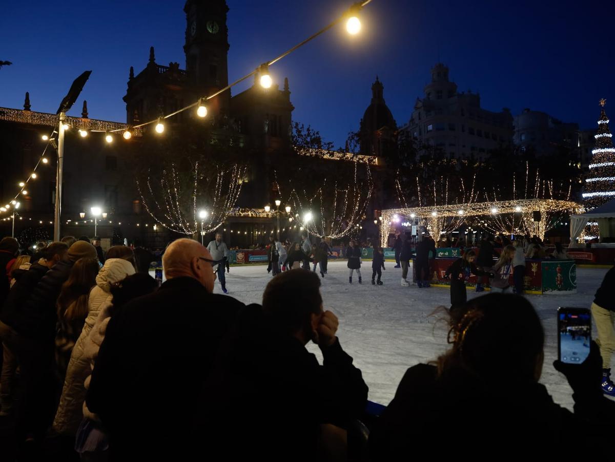 València se prepara para la Nochebuena: Llenazo en el Mercado Central y en el centro