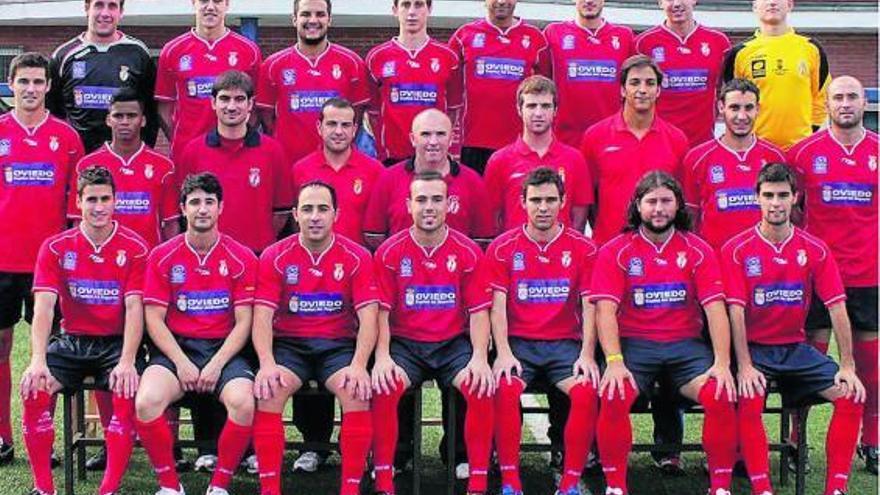 La plantilla con la que el Astur ha conseguido el ascenso a Regional Preferente. | astur cf