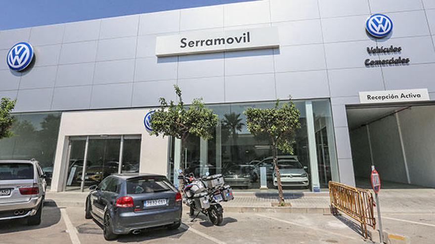 Serramóvil Torrevieja ofrece grandes descuentos en la compra de vehículos Volkswagen este mes de agosto. Fotos: Tony Sevilla