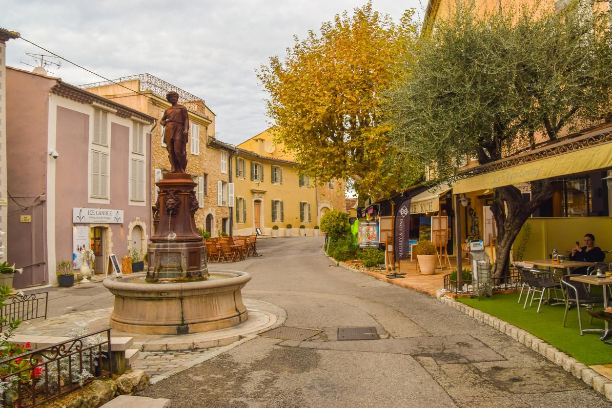 Plaza de Mougins, sur de Francia.