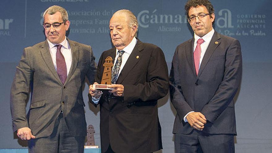 Andrés Serrano Gonzálvez y su hijo Andrés Serrano Vaello representaron a la empresa Harinas Andrés Serrano