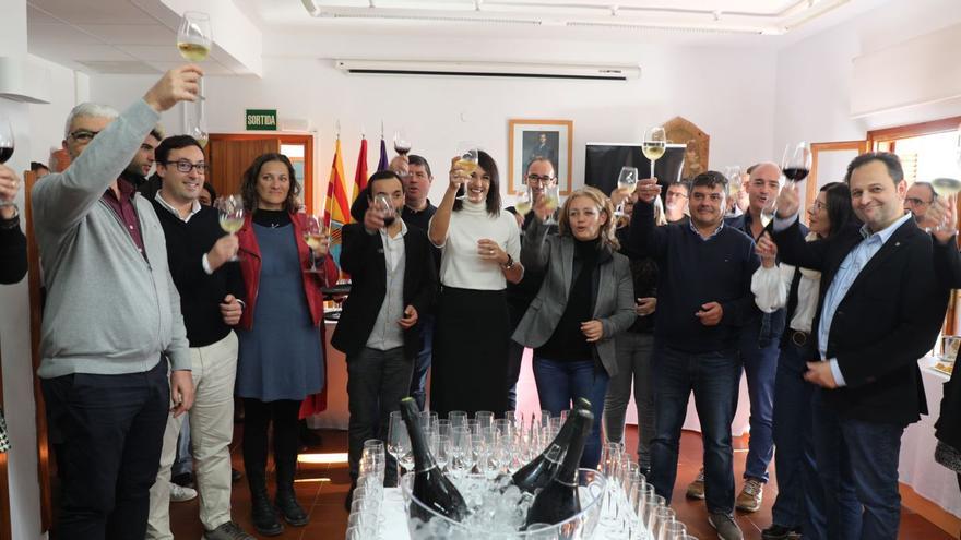 Brindis de Navidad en la sala de actos del Consell con los trabajadores de la institución