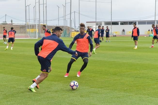 Entrenamiento de la Unión Deportiva Las Palmas ...