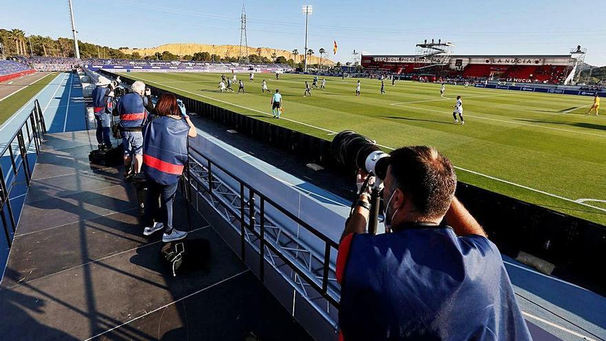 El estadio Camilo Cano, casa del Levante UD durante los últimos meses, podría ser sustituido este curso temporalmente.