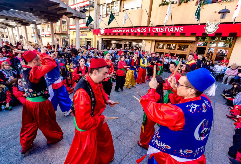 Callosa d'en Sarrià vivesu tradicional Baile Moro