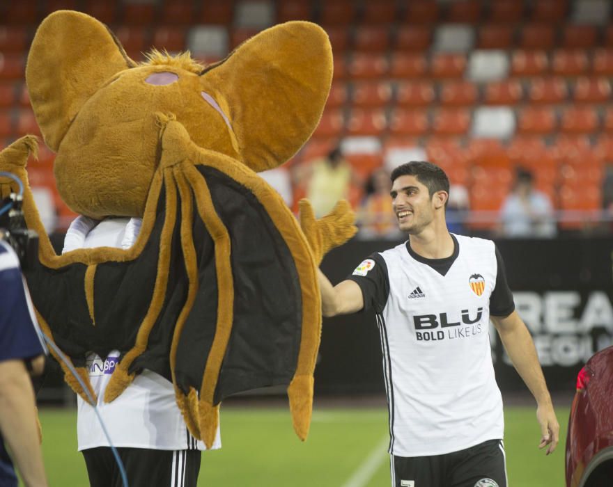 Presentación de los siete fichajes del Valencia CF