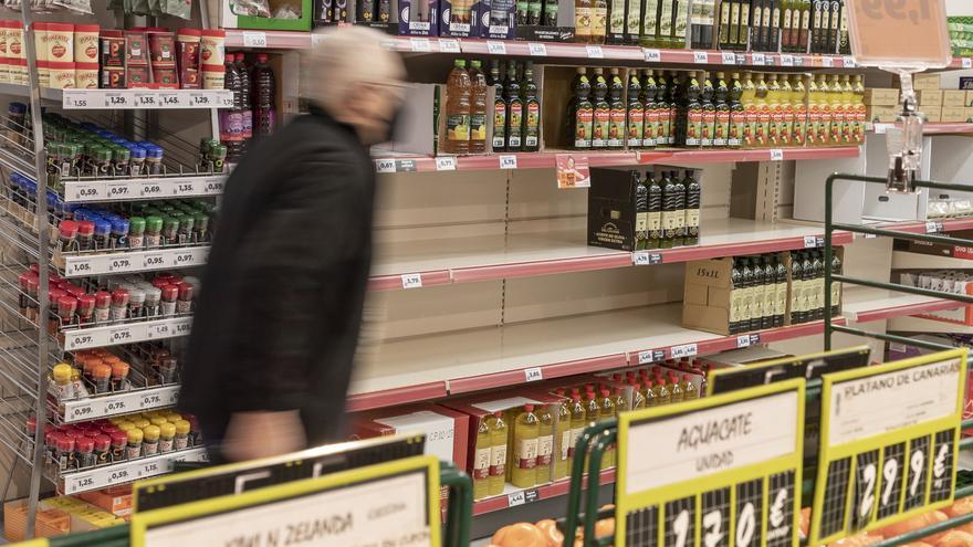 La inflación, paso a paso: los supermercados suben 10 céntimos la leche y a los ganaderos solo llegan 4