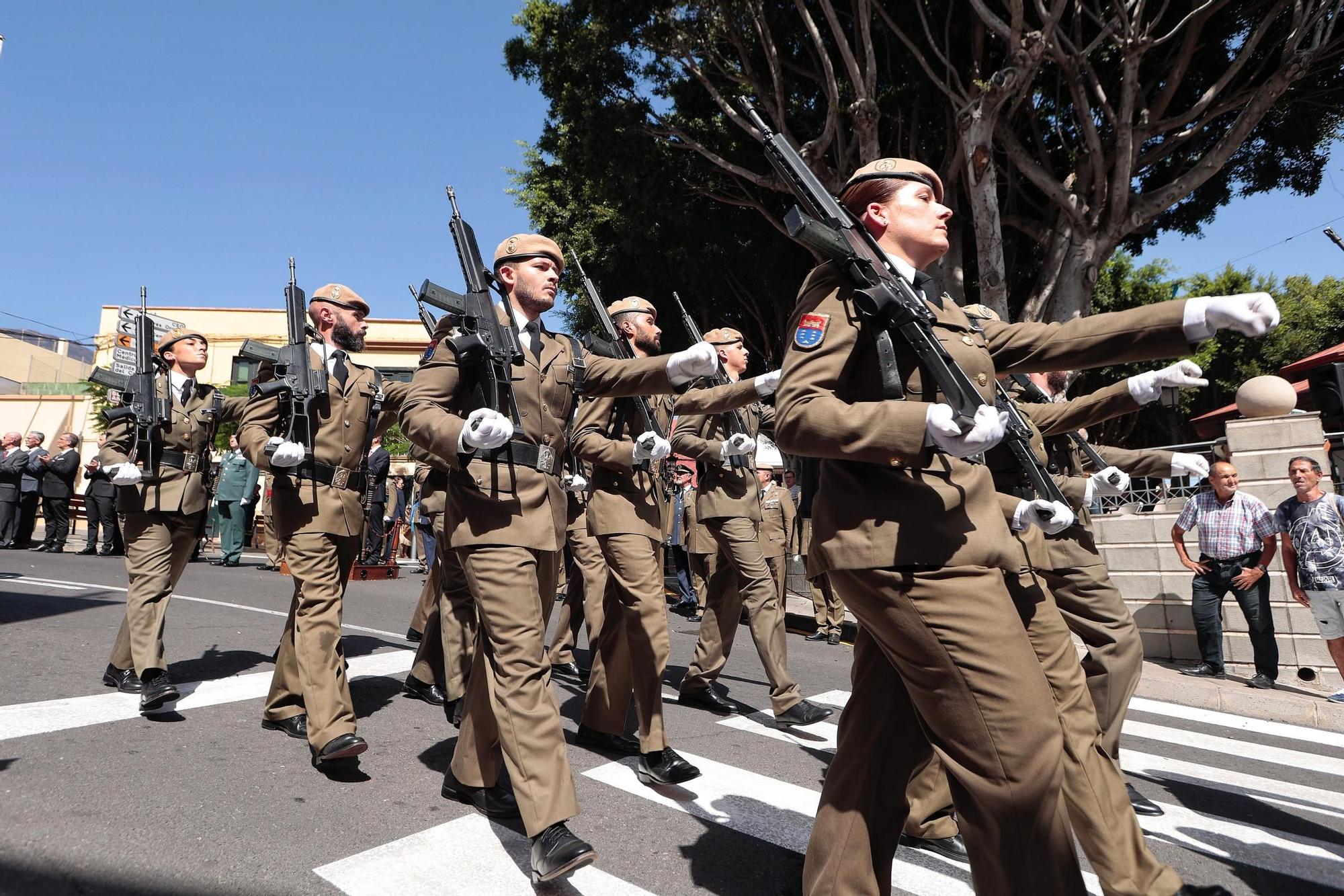 Acto de la bandera de la Fiesta Nacional en Arafo