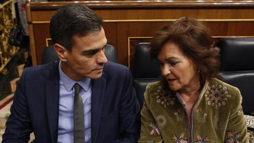 Pedro Sánchez y Carmen Calvo, en la sesión de control.