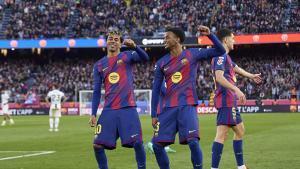 Balde baila con Lamine Yamal tras un gol del delantero en el Camp Nou.
