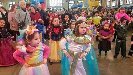 Argüeru se apunta al Antroxu: desfile, concurso infantil de disfraces y  alguna sorpresa más - La Nueva España