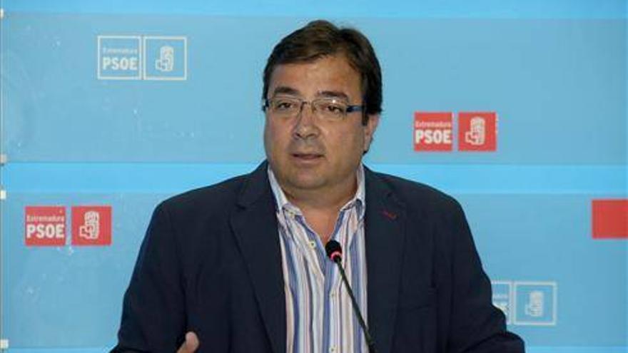 Vara asegura que hay comisión sobre Caja Badajoz porque el presidente de la entidad trabajó con él