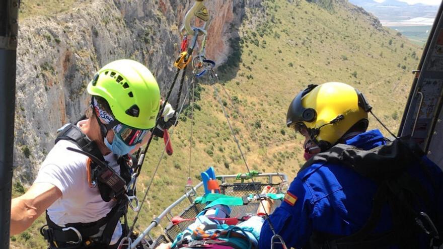 Rescatan en helicóptero a una senderista herida en Jumilla