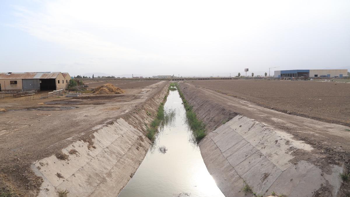 Parte del canal de la Rambla de Biznaga, ejecutado por el Ayuntamiento de Lorca.