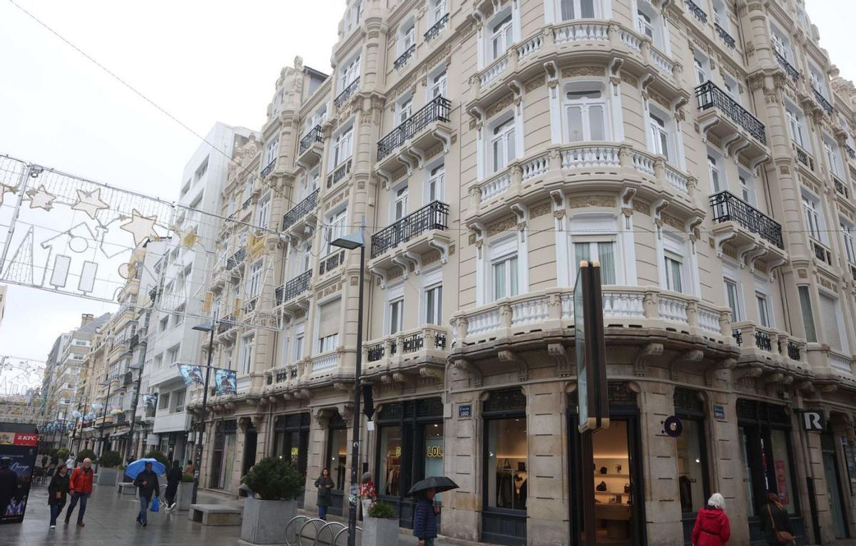 Edificios de viviendas en la plaza de Lugo, en uno de los distritos más caros de la ciudad.