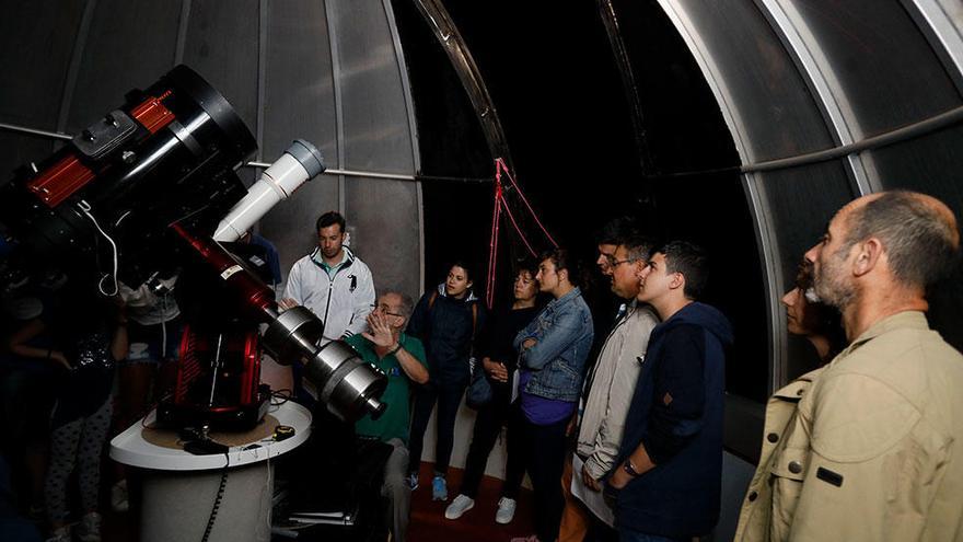 Visitantes en el Observatorio de Deva.