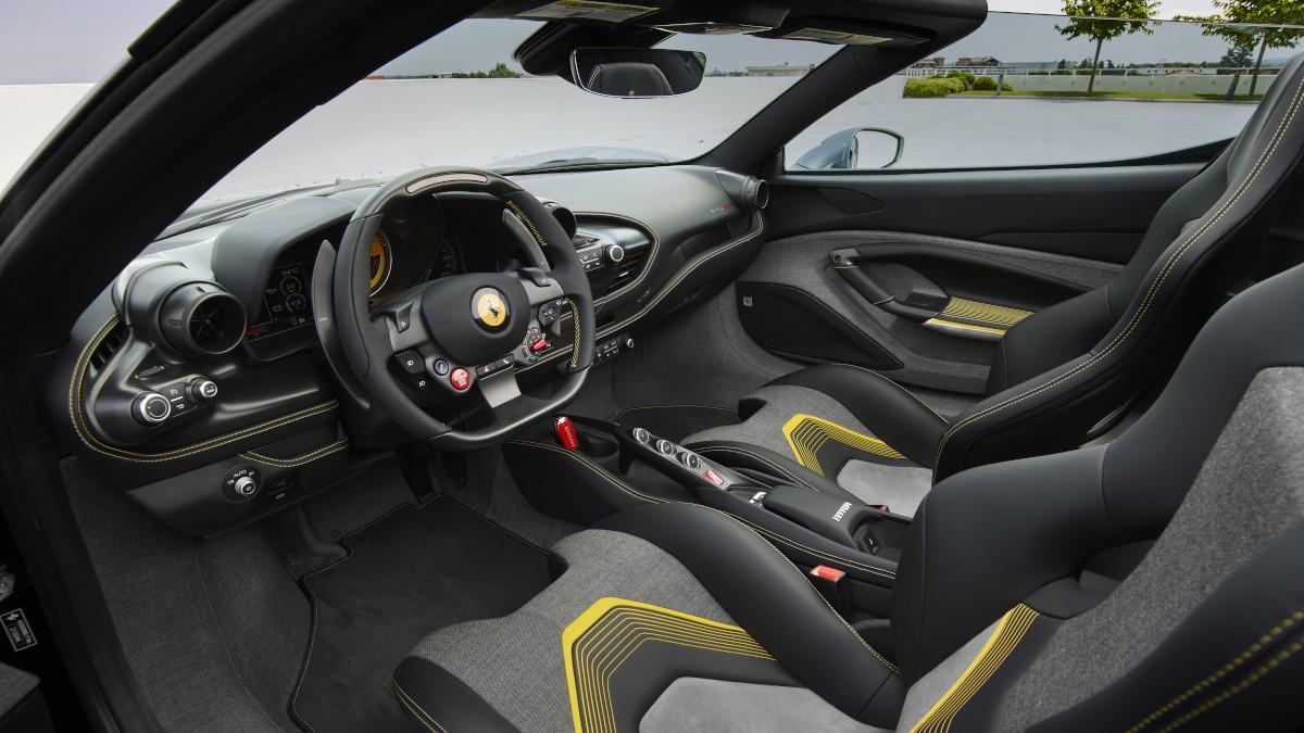 Interior del Ferrari HC25
