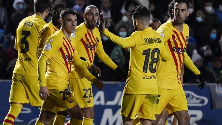 El Barça remunta en el segon període a Linares i passa a vuitens (1-2)