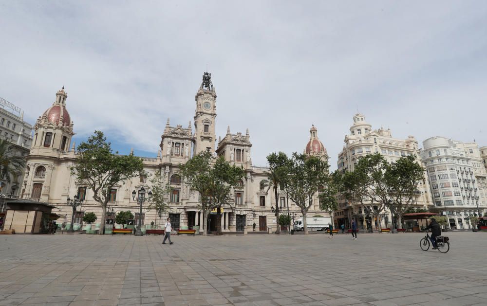 Primer fin de semana desde la peatonalización completa de la Plaza del Ayuntamiento.