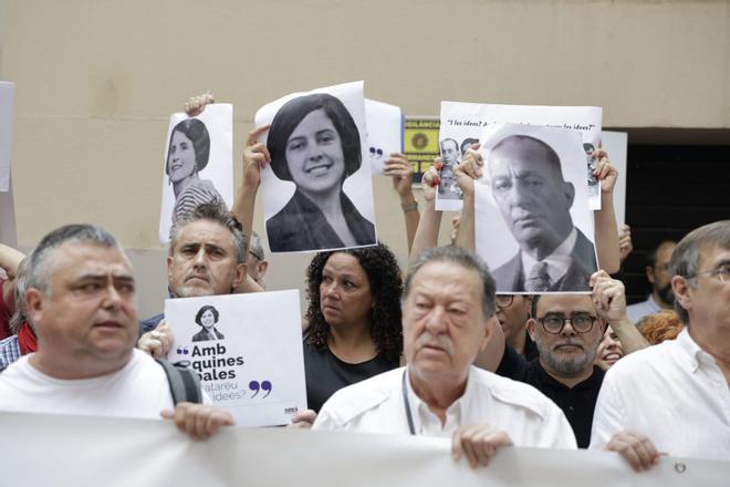 Las mejores imágenes de la concentración contra la derogación de la Ley de Memoria Democrática