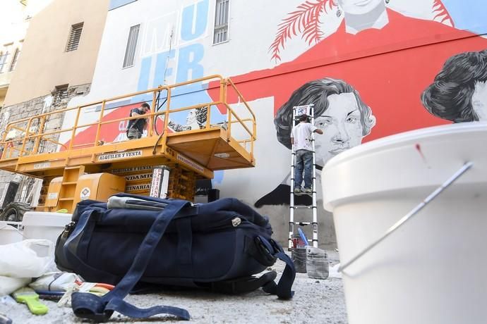 15-04-19 LAS PALMAS DE GRAN CANARIA.CALLEJON LAS LAGUNETAS. LAS PALMAS DE GRAN CANARIA. Fotos de un mural que estan pintando en un solar en el callejon Las Lagunetas.  | 15/04/2019 | Fotógrafo: Juan Carlos Castro