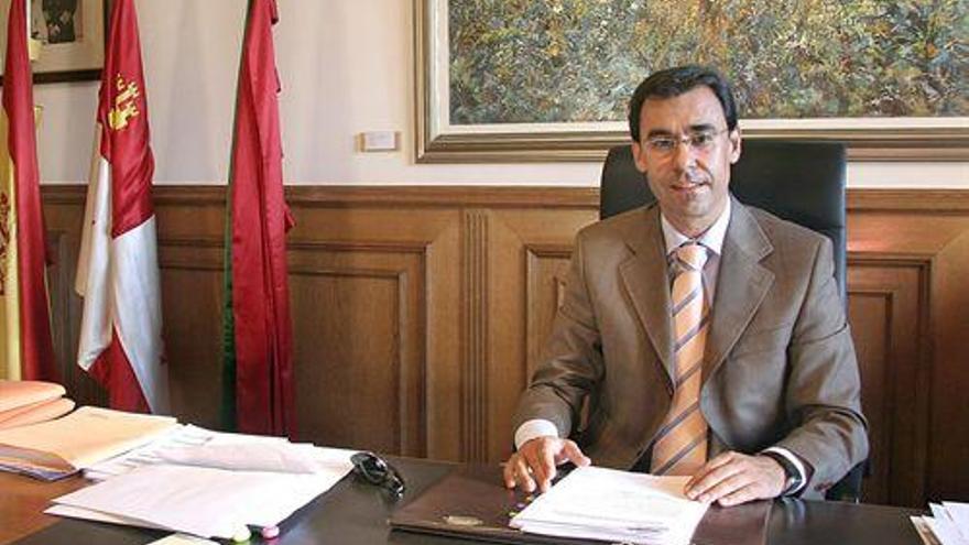 El presidente de la Diputación de Zamora, Fernando Martínez Maíllo