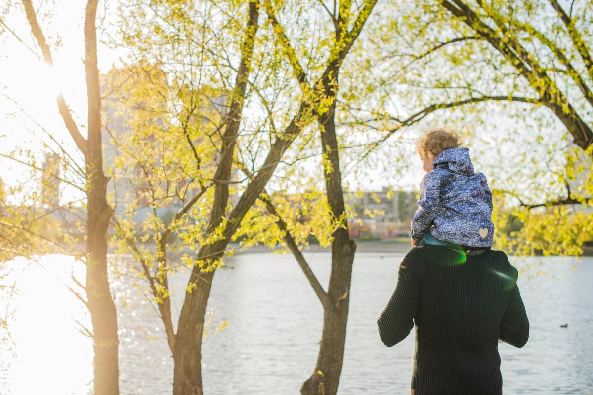 Un conocido modelo internacional se estrena como padre de una niña: "Está muy feliz"