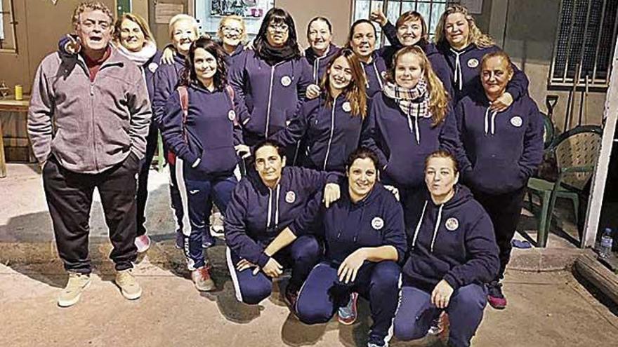 Equipo de la Nueva Unión que ha subido a Nacional Femenina.