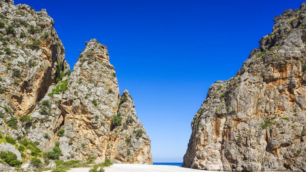 Sa Calobra, la playa más espectacular de España y, casi, del mundo