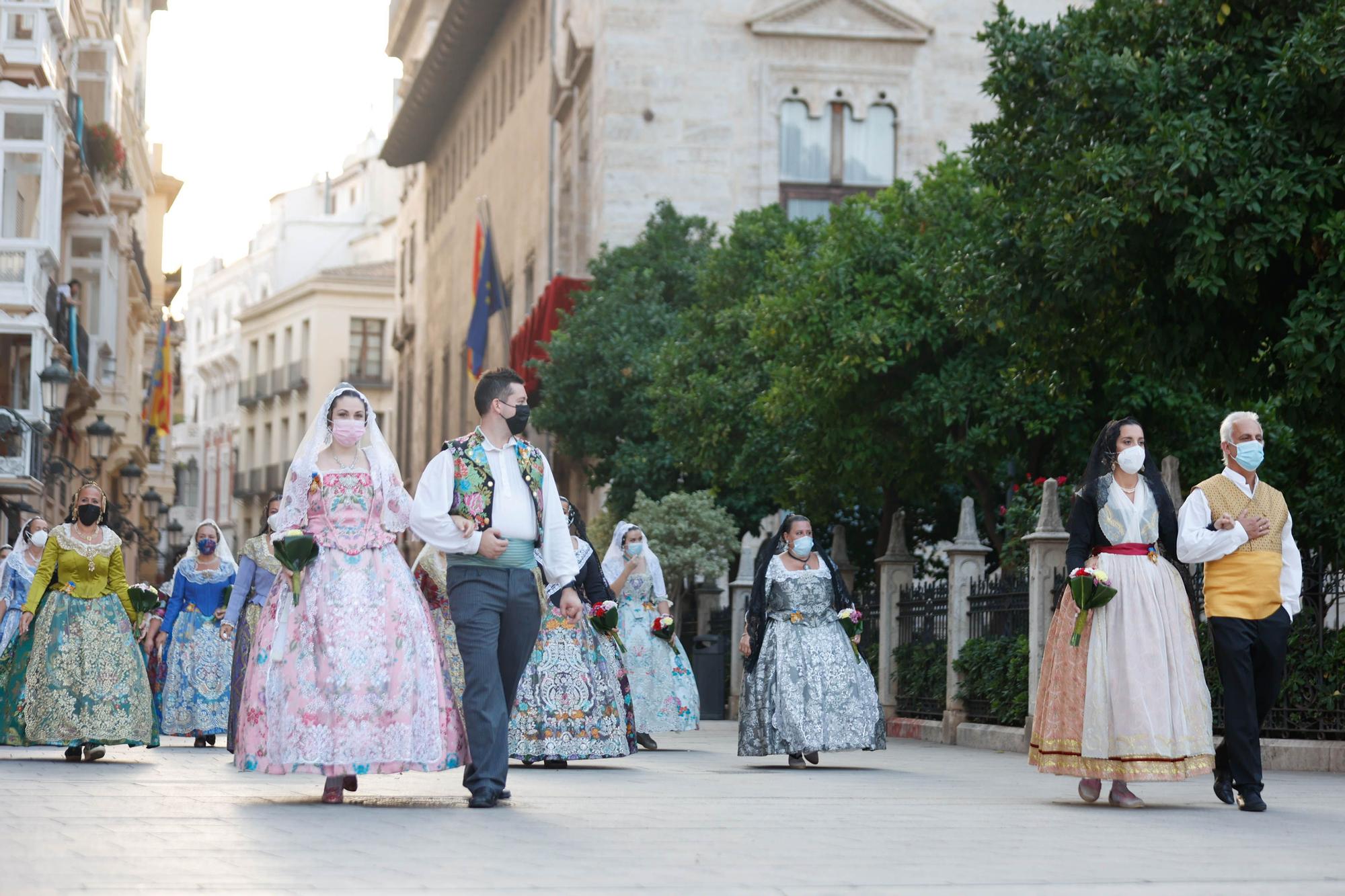 Búscate en el segundo día de Ofrenda por la calle Caballeros (entre las 19.00 y las 20.00 horas)