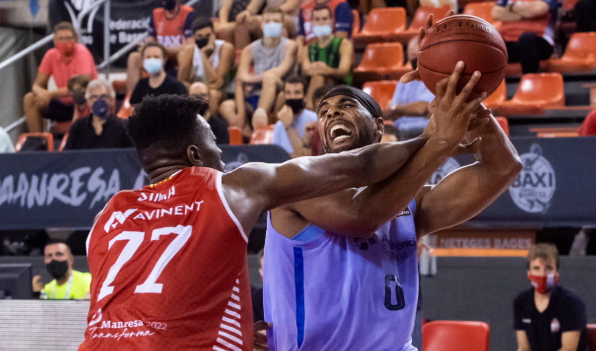 El Manresa domina el Barça i conquereix la Lliga Catalana