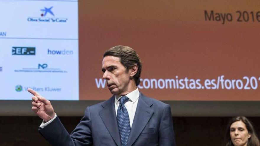 José María Aznar, durante su intervención en el Foro Anual de Economistas. // Efe