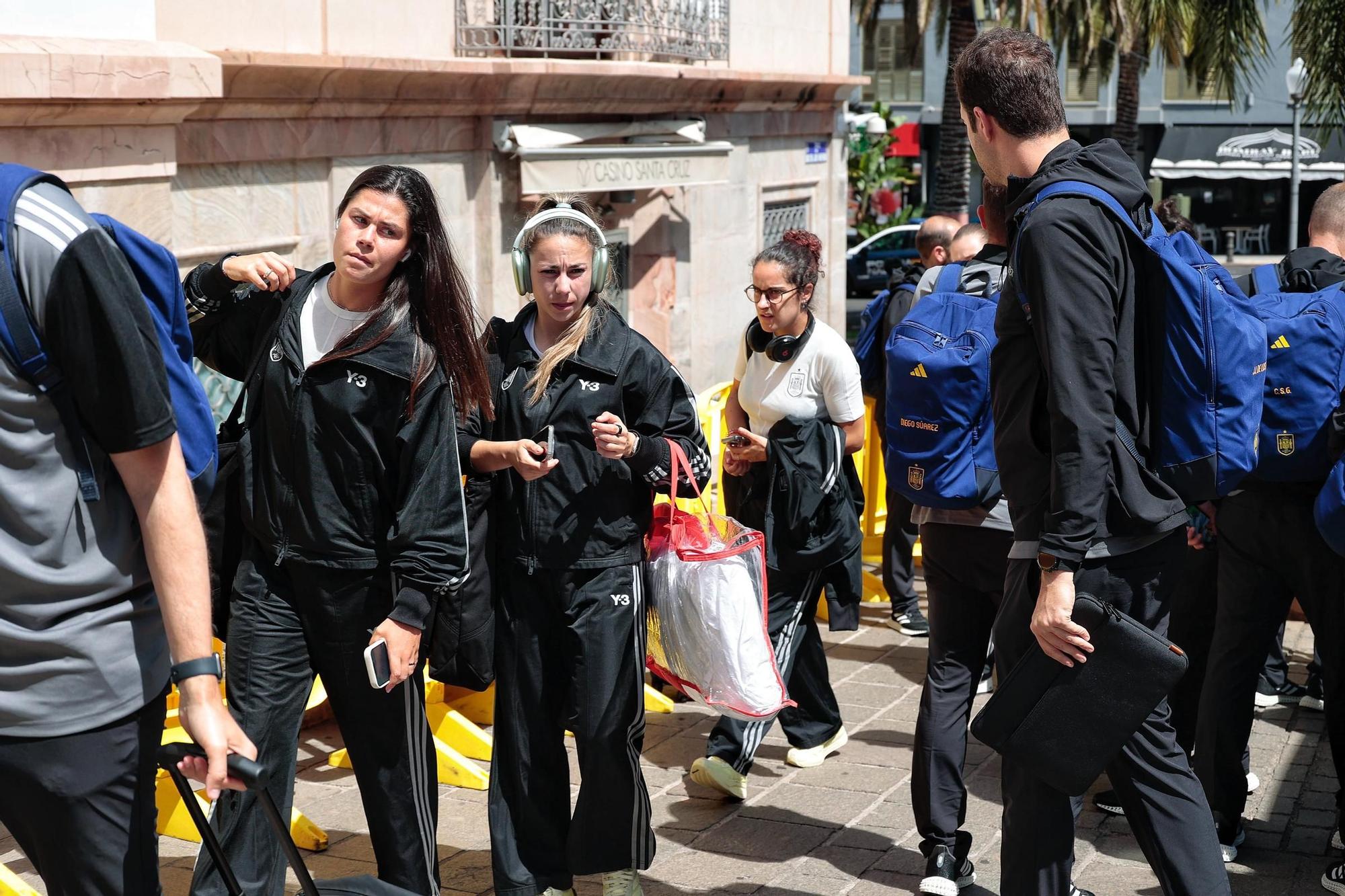 Llegada de las jugadoras de la Selección al Hotel Mencey