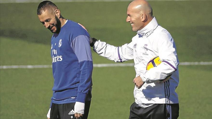 Zidane avisa: «Nos levantamos cada vez que no sumamos»
