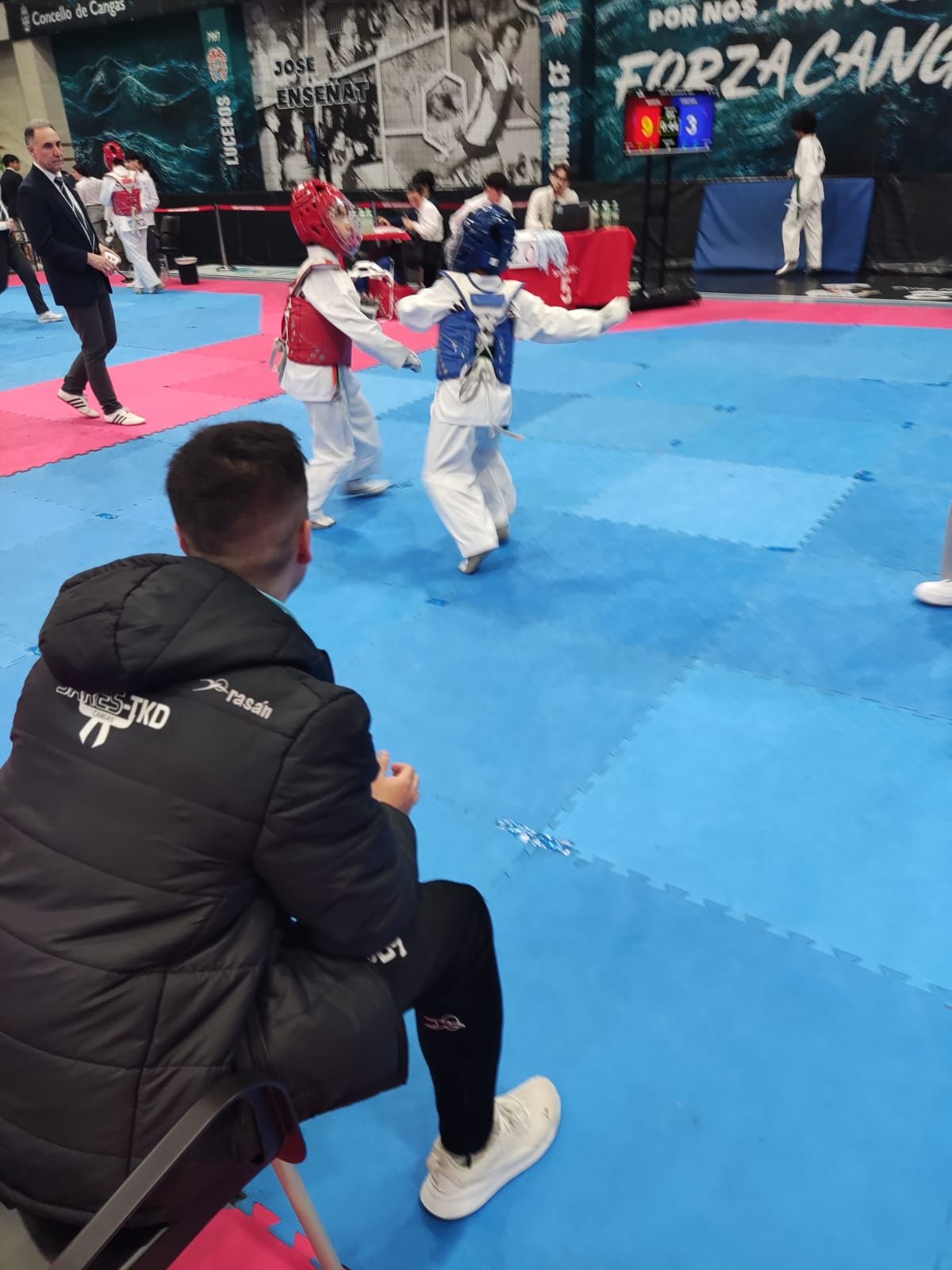 El Campeonato Gallego de Promesas y Veteranos llena O Gatañal de aficionados al taekwondo