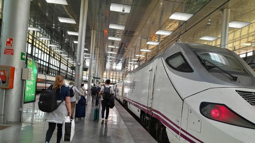 Un autobús escolar choca contra un tren en Bélgica y causa varias 