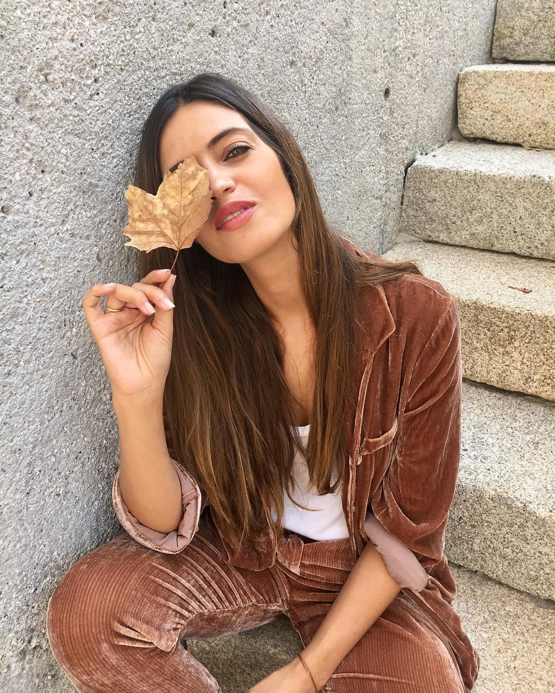 Sara Carbonero con look otoñal