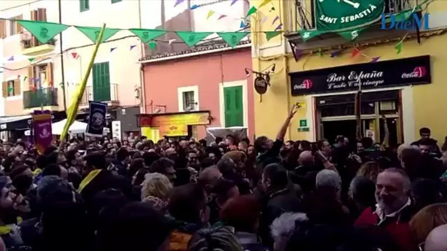 Alternatives Stadtfest Sant Sebastià vor Bar Can Vinagre eingeleitet