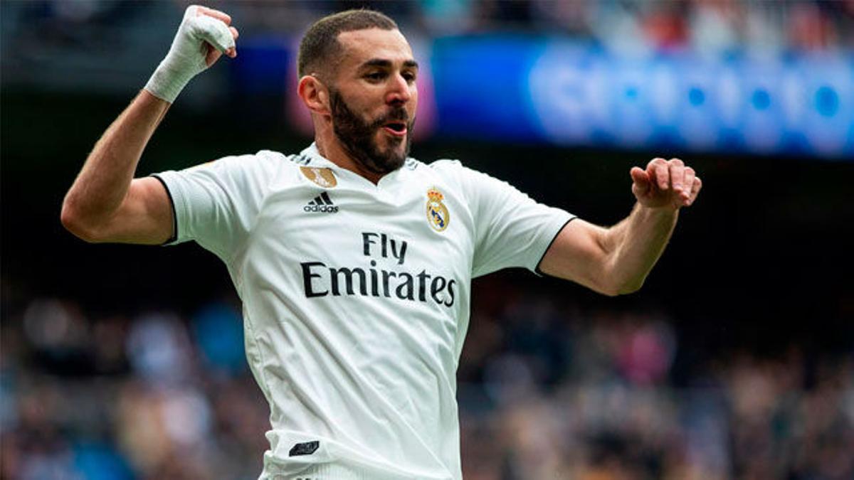 Benzema anotó su primer gol de la tarde tras una contra del Madrid