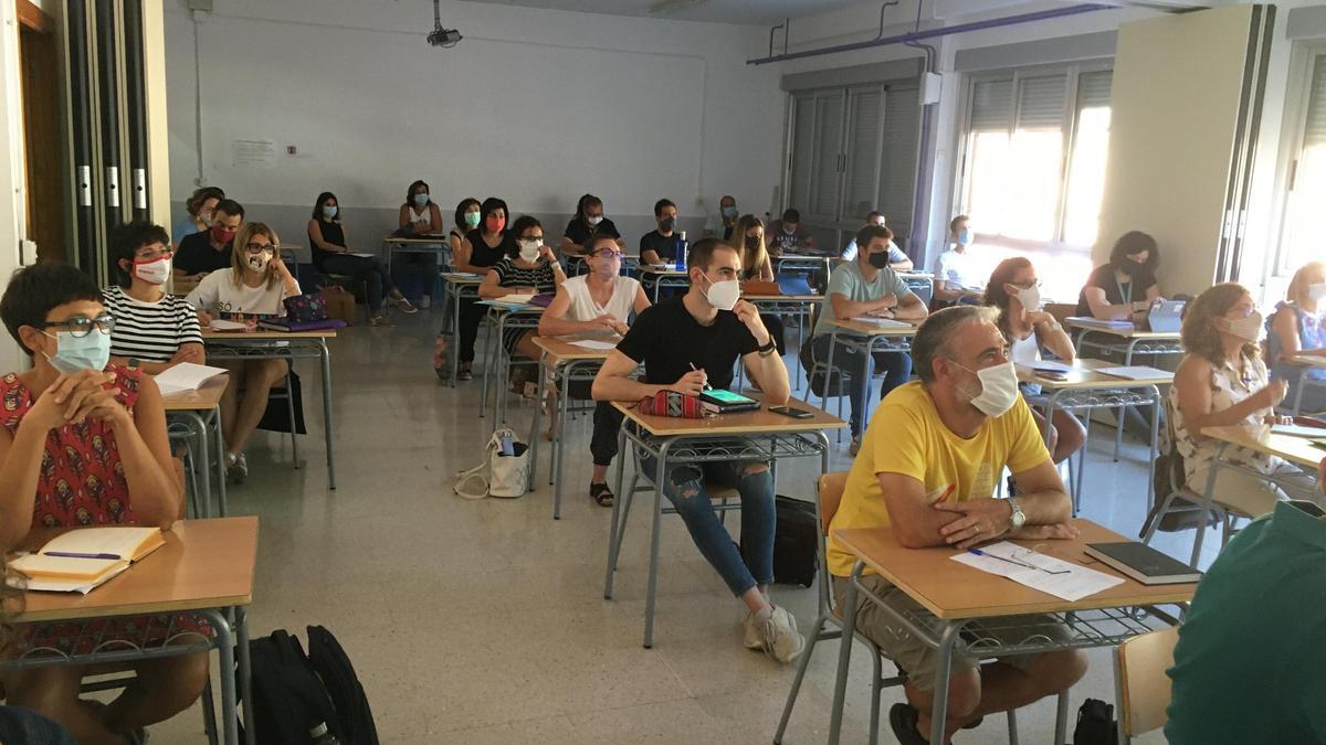 Profesorado del IES Pare Vitoria de Alcoy, durante la formación.