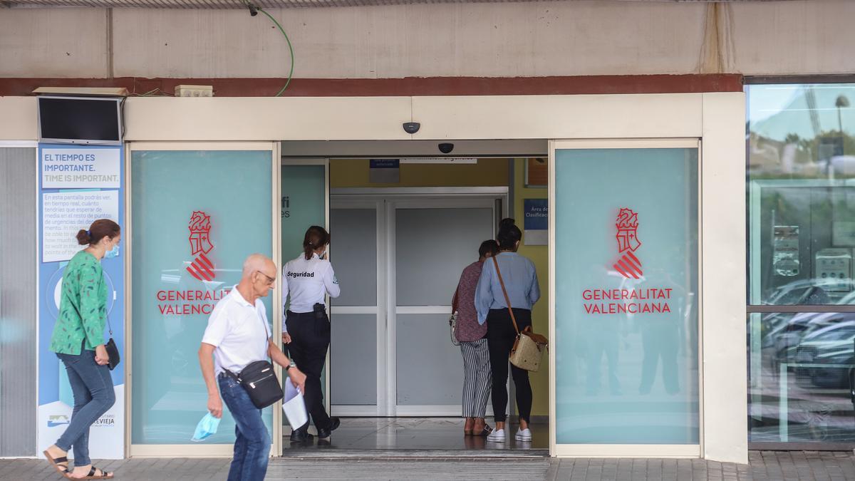 Puerta de Urgencias del Hospital Universitario de Torrevieja