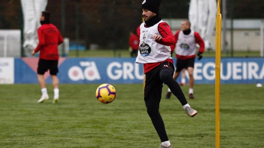 Carles Gil, en la lanzadera de salida del Dépor