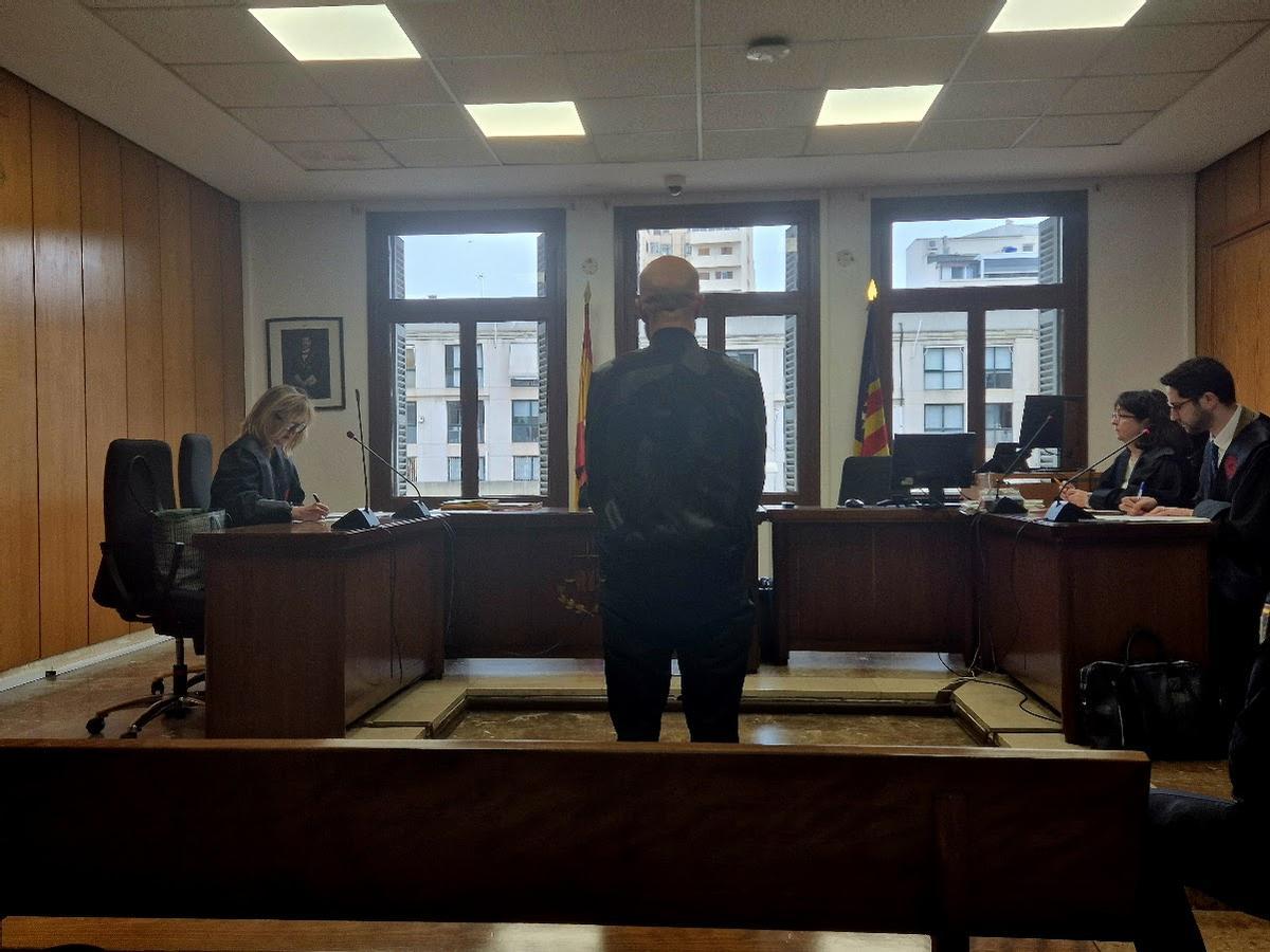 George Teianu, este jueves, durante el juicio en el que ha sido condenado por enviar cartas a su suegra.