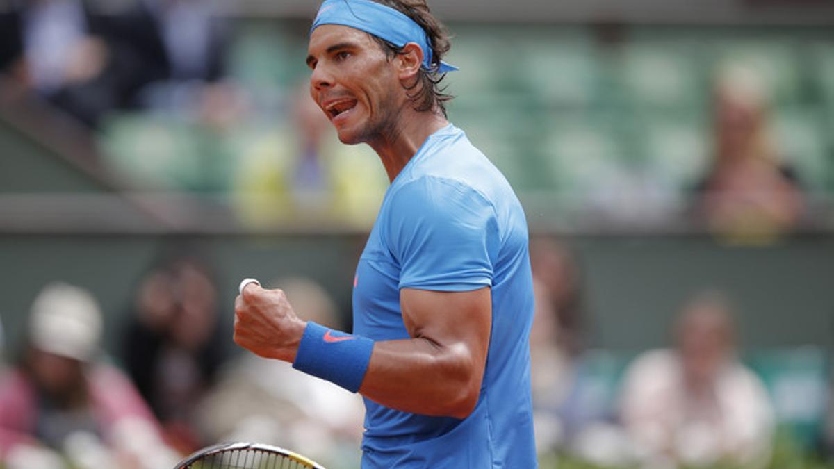 Nadal, durante el partido que ha disputado este jueves contra Almagro, en Roland Garros.