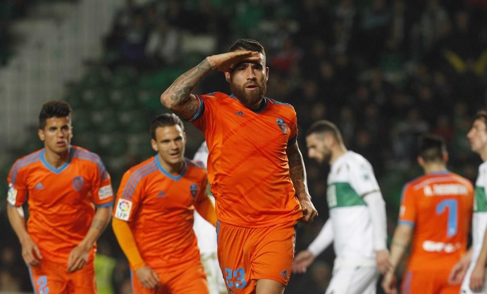 Elche 0 - Valencia 4 La gran noche del General Otamendi