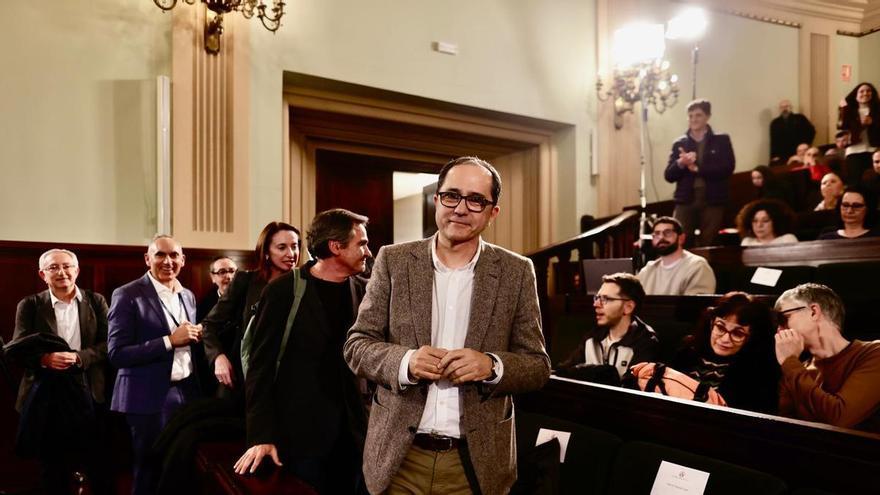 El nuevo rector de la UV plantea una línea de bus al campus de Ontinyent para evitar el colapso de vehículos