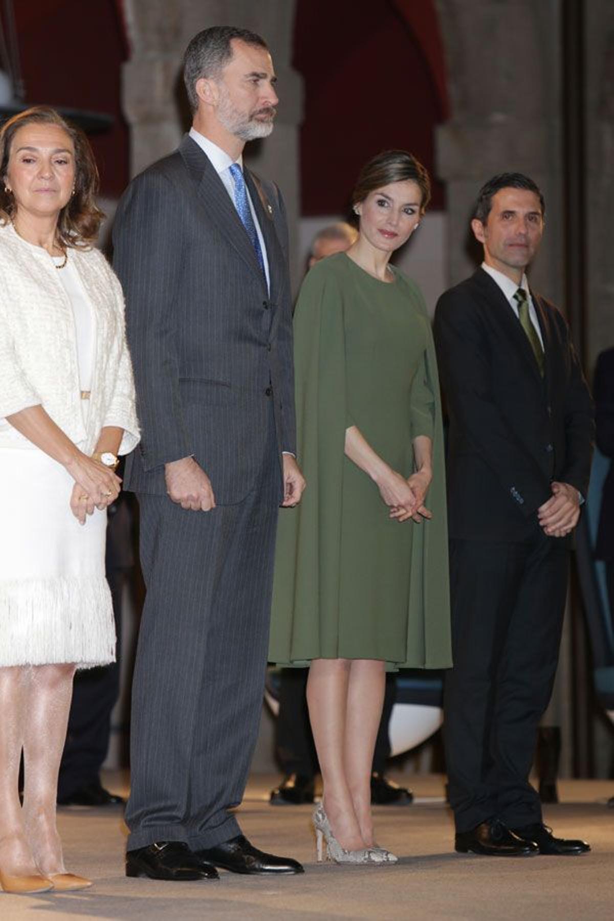 Letizia Ortiz y su sorprendente vestido verde con capa